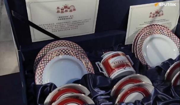 “莫斯科经典”茶具，来自圣彼得堡皇家瓷器厂-百货之家